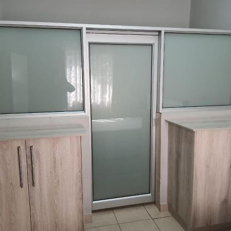Poinsettia Family Cottage Хейзивю Екстериор снимка