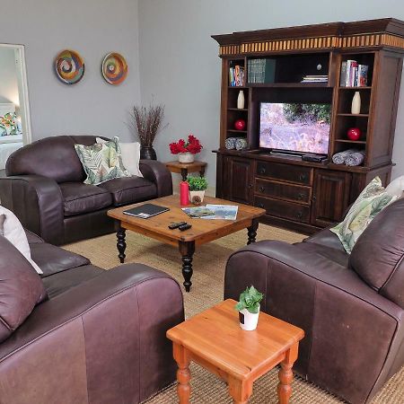 Poinsettia Family Cottage Хейзивю Екстериор снимка